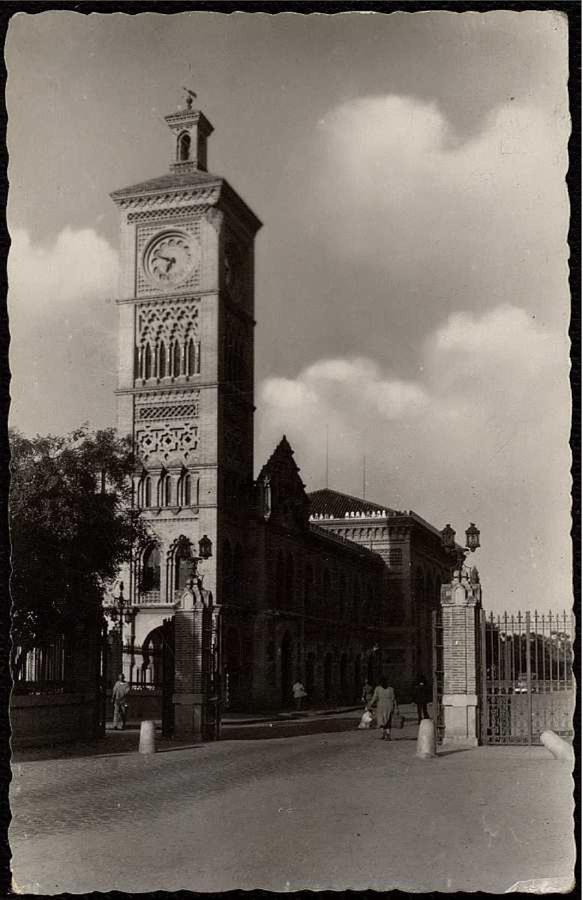 La estación hacia 1954 en una postal editada por EFI (Madrid). Archivo Municipal de Toledo. 