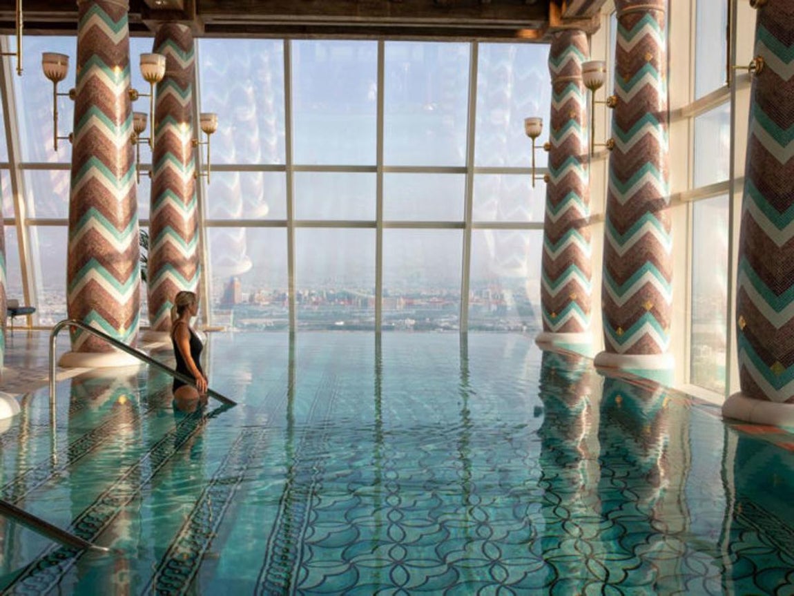 Spa. El complejo presume de zonas para desconectar y relajarse en diferentes plantas. En todos estos lugares contará con fisioterapeutas y masajistas que proporcionarán una experiencia perfecta