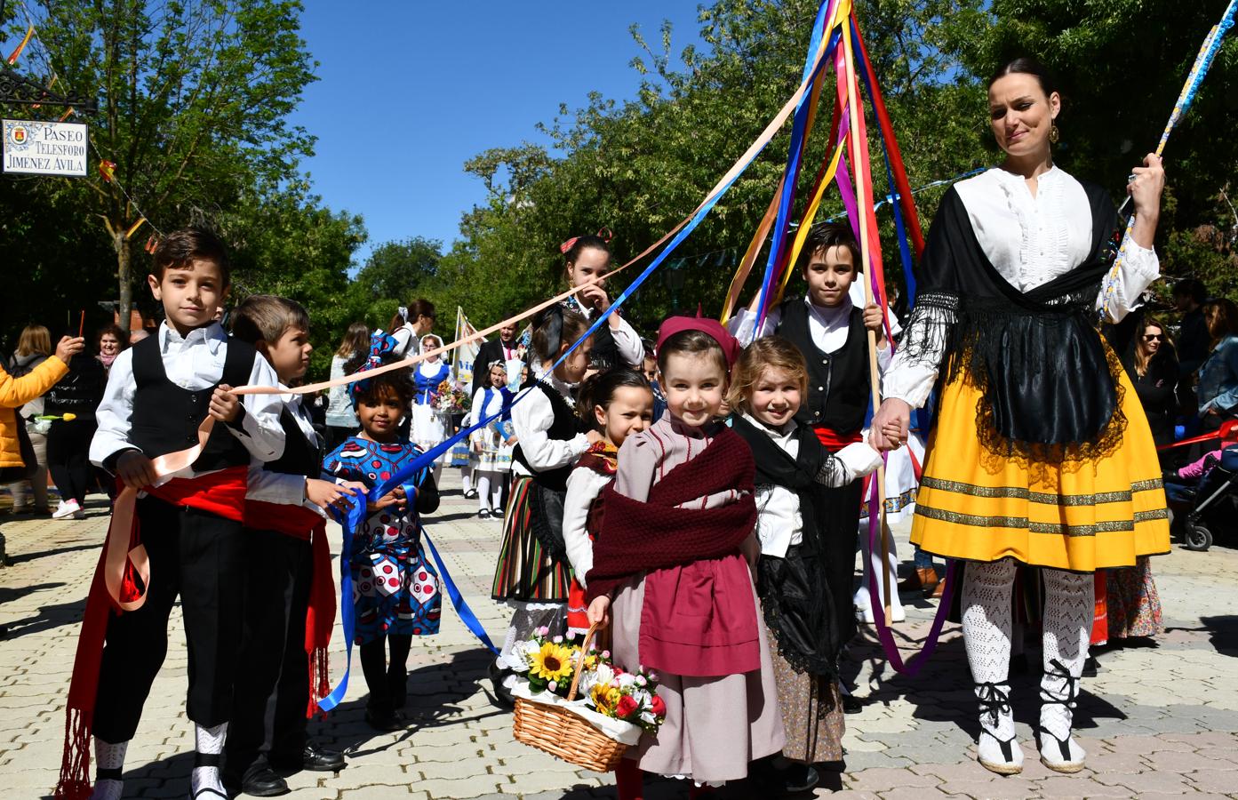 Los niños toman las riendas de las Mondas