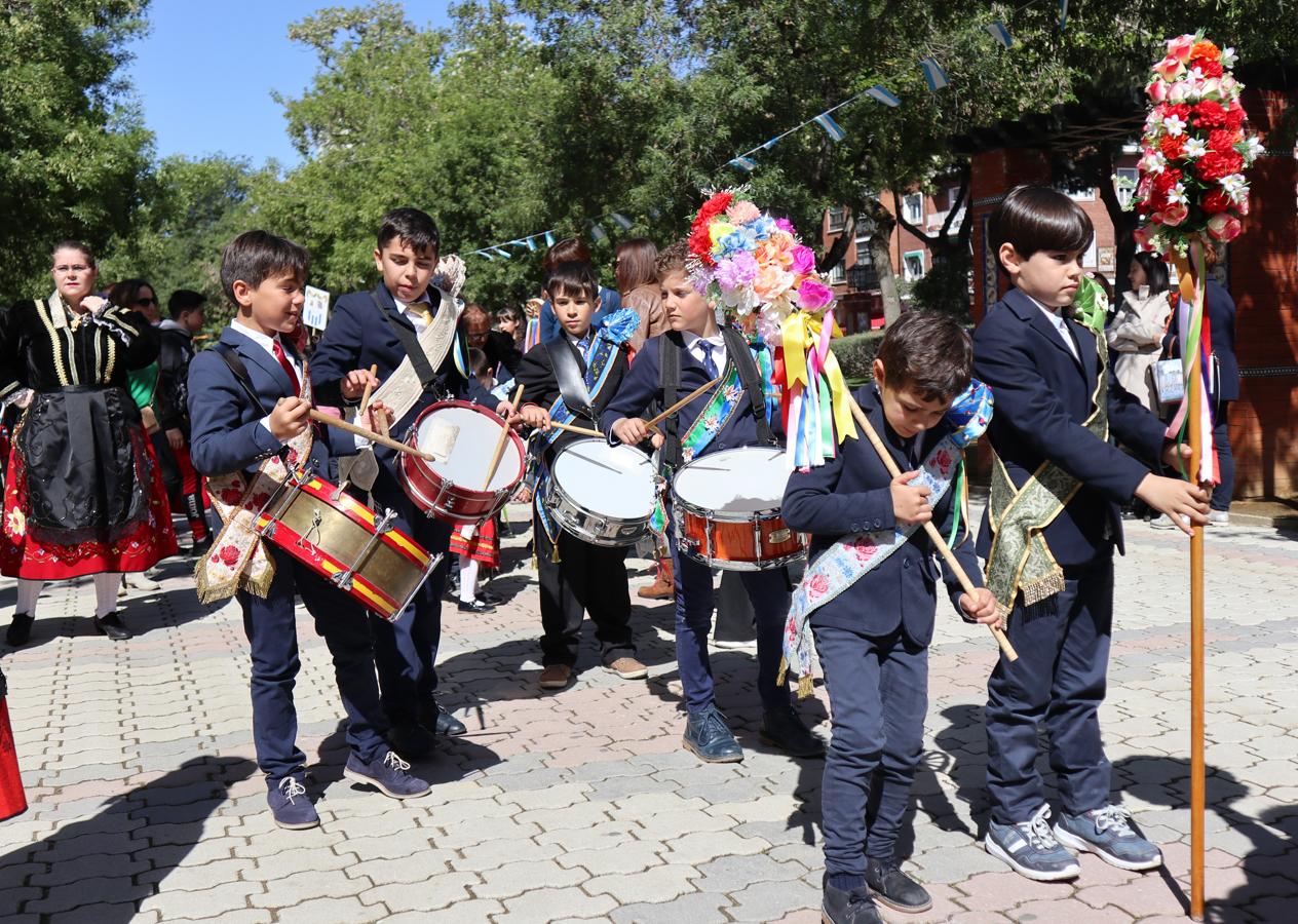 Los niños toman las riendas de las Mondas