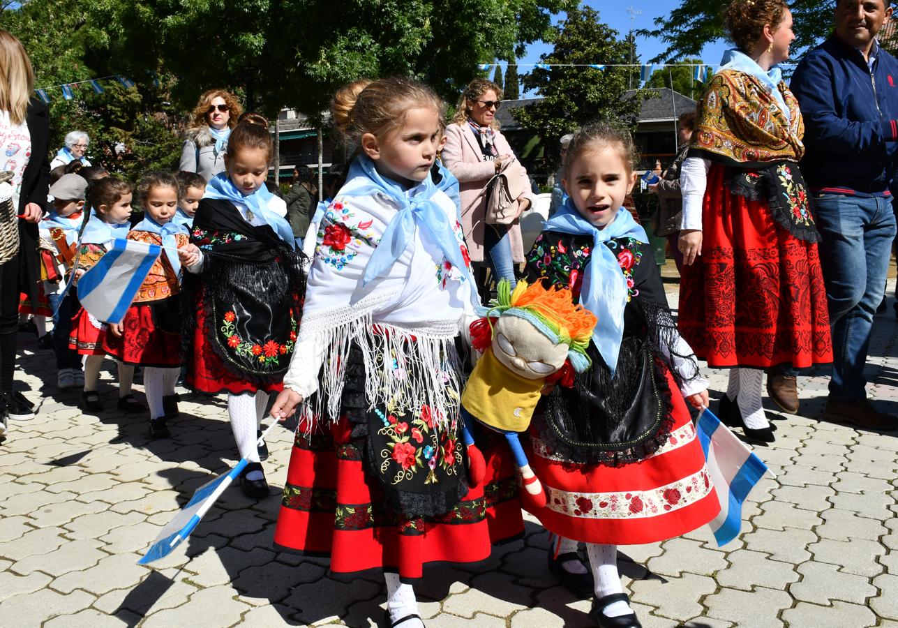 Los niños toman las riendas de las Mondas