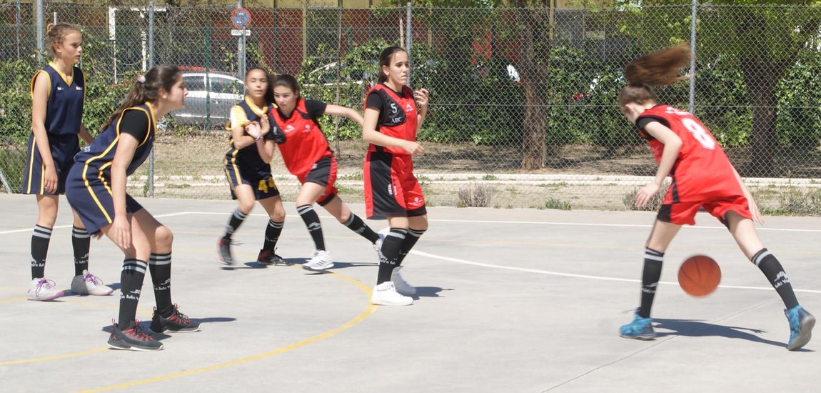 Las mejores imágenes del encuentro entre el San Juan Evangelista y el Jesús Gutenberg