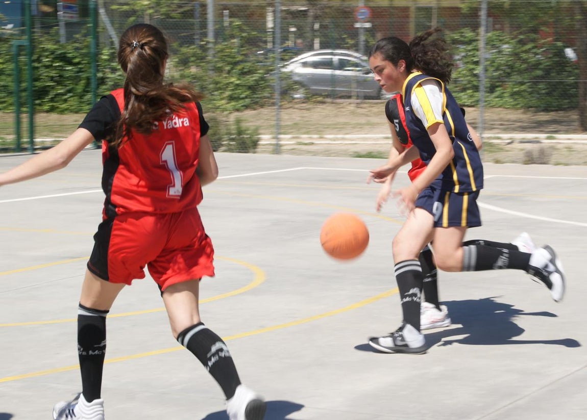 Las mejores imágenes del encuentro entre el San Juan Evangelista y el Jesús Gutenberg