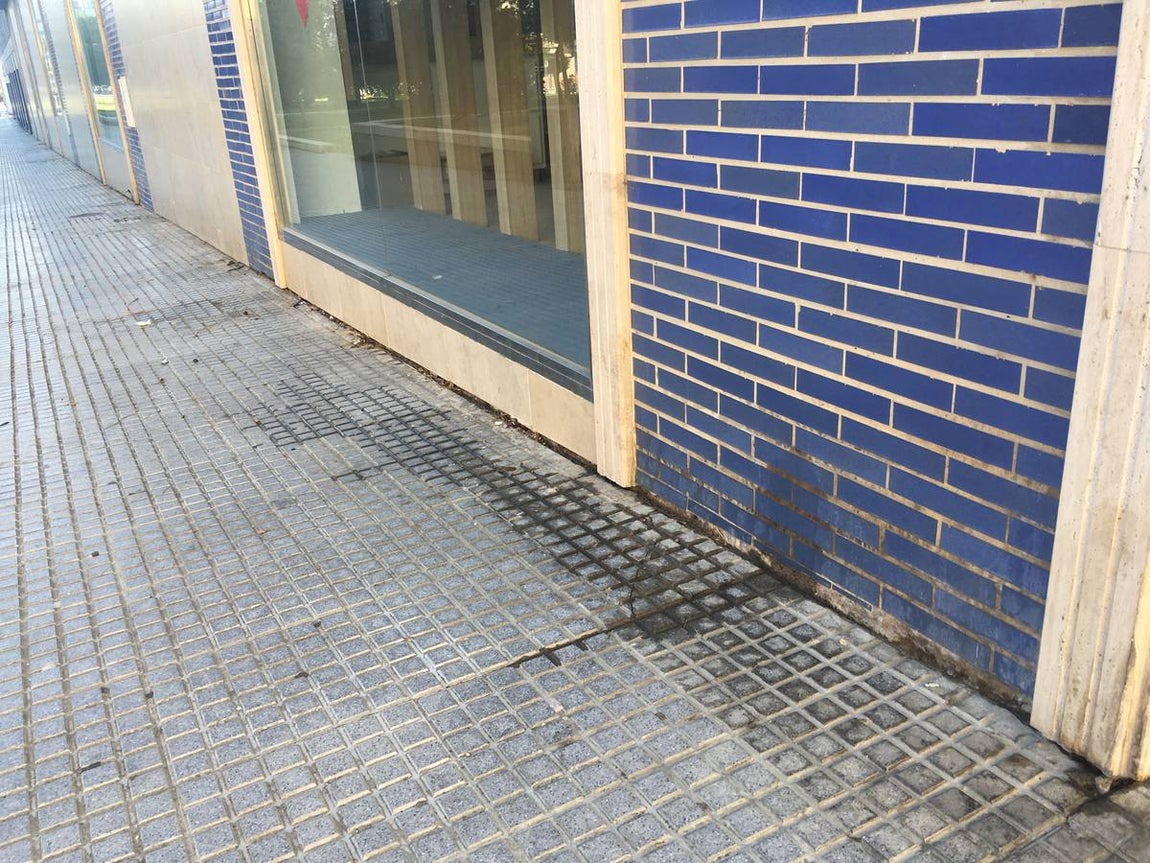 FOTOS: La huella de la suciedad en los barrios