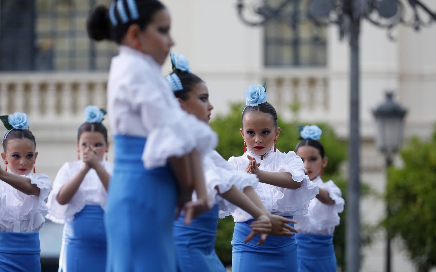 La actuación de las academias de baile de Córdoba en las Tendillas, en imágenes