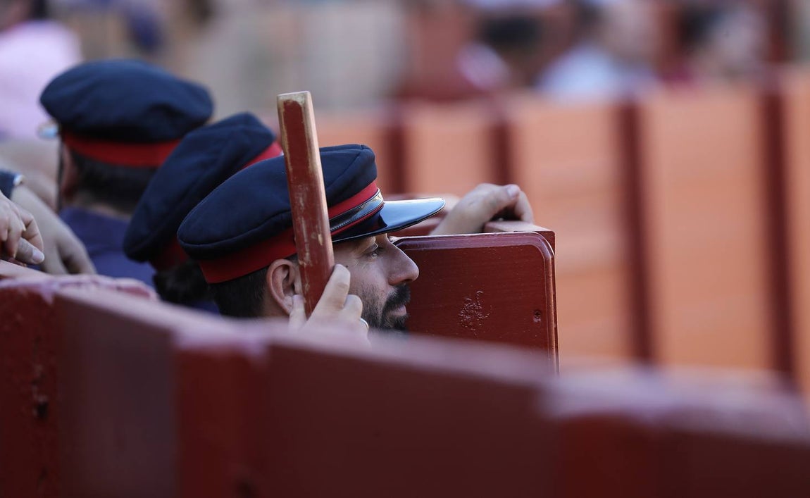 Roca Rey cuaja el mejor toro de la tarde en la Maestranza