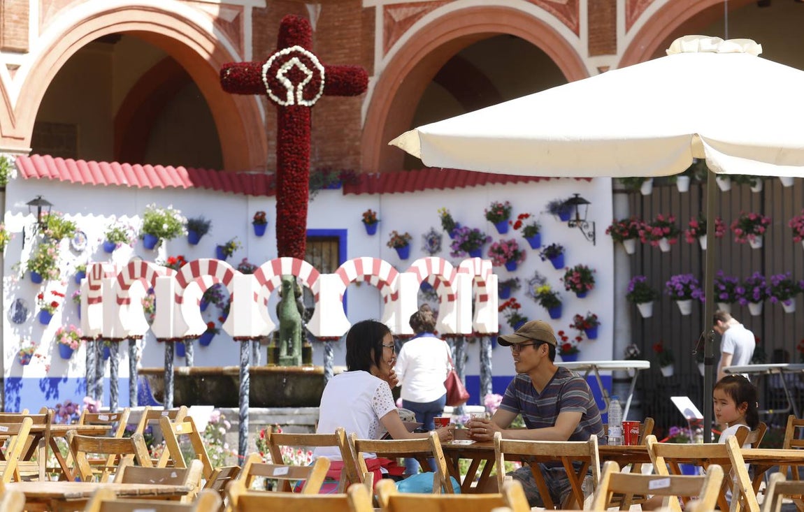 El viernes en las Cruces de Mayo de Córdoba, en imágenes