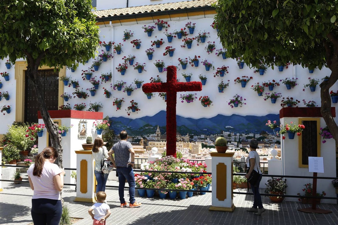 El viernes en las Cruces de Mayo de Córdoba, en imágenes