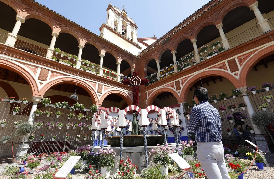 El viernes en las Cruces de Mayo de Córdoba, en imágenes