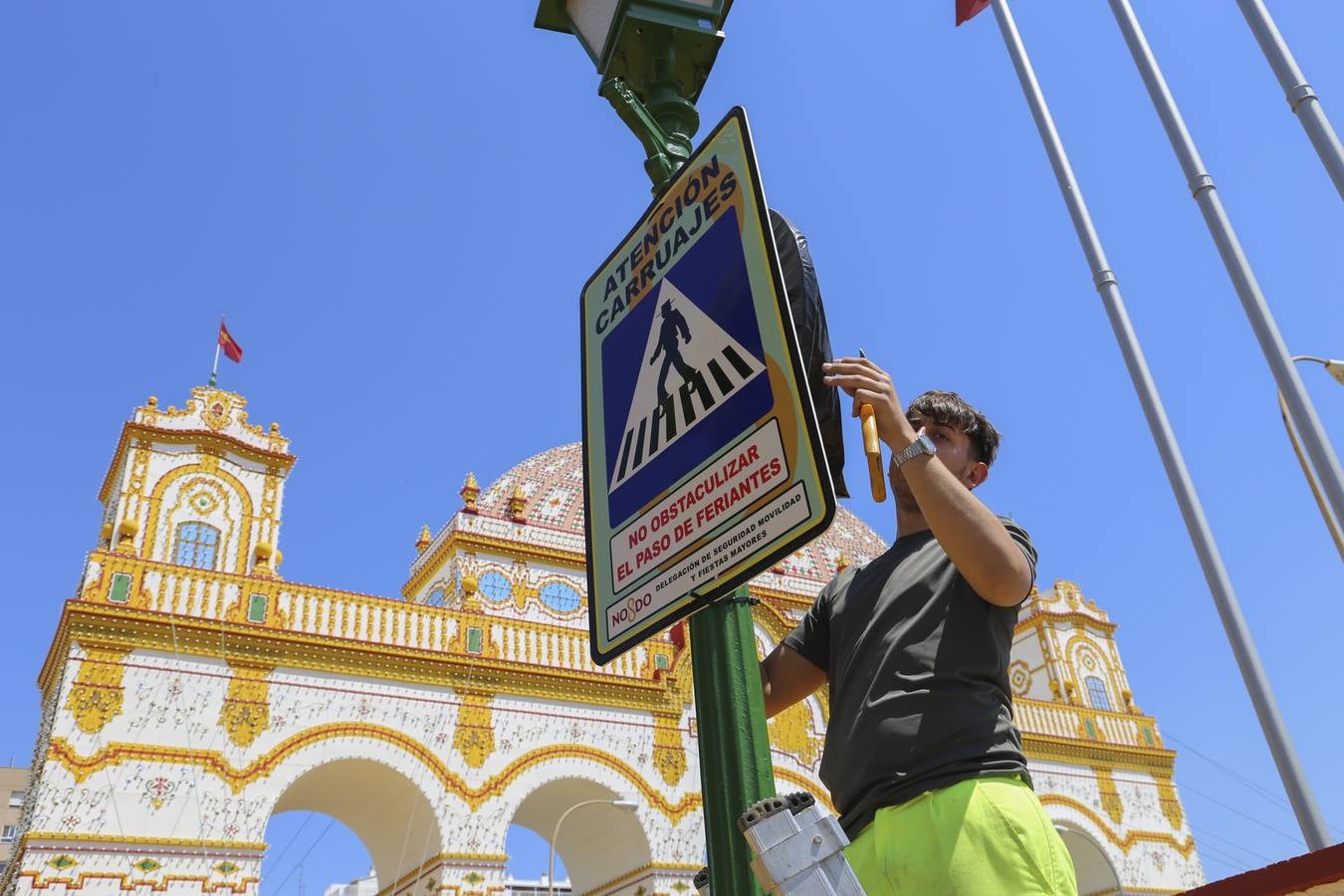 Últimos preparativos antes del comienzo de la Feria