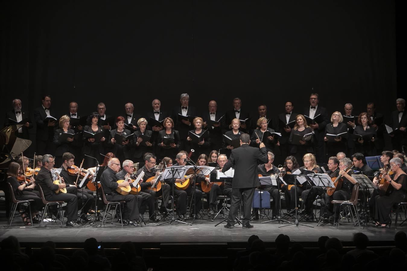 El concierto por los 140 años del Centro Filarmónico Eduardo Lucena, en imágenes