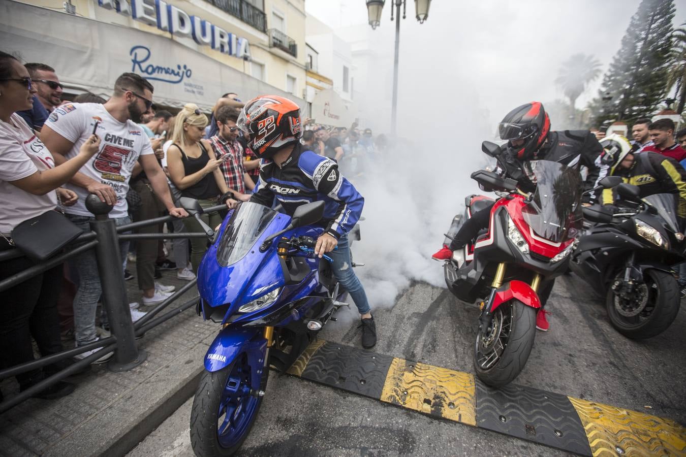 FOTOS: Una motorada de gran cilindrada