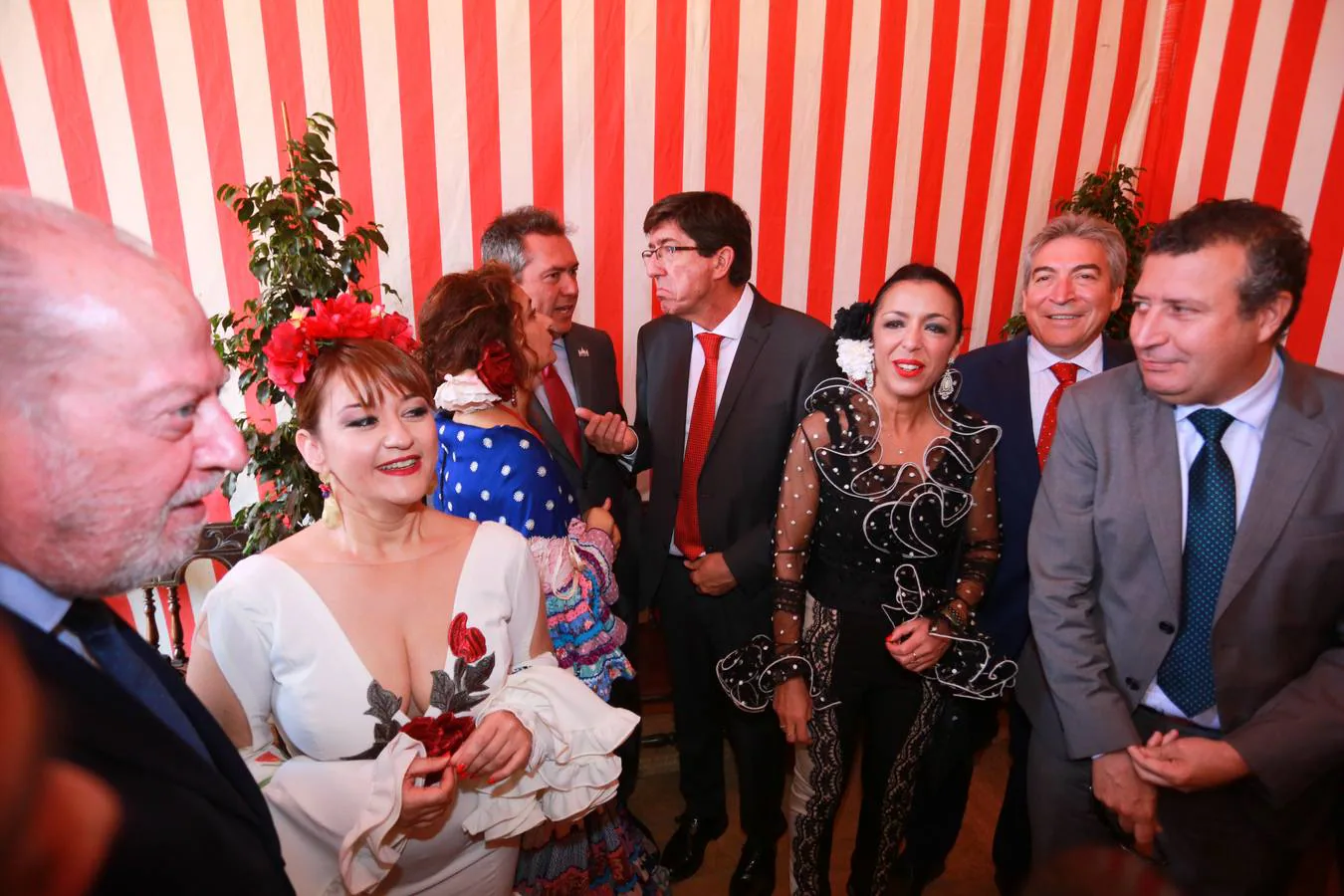 En imágenes, las recepciones del día festivo de la Feria Sevilla 2019
