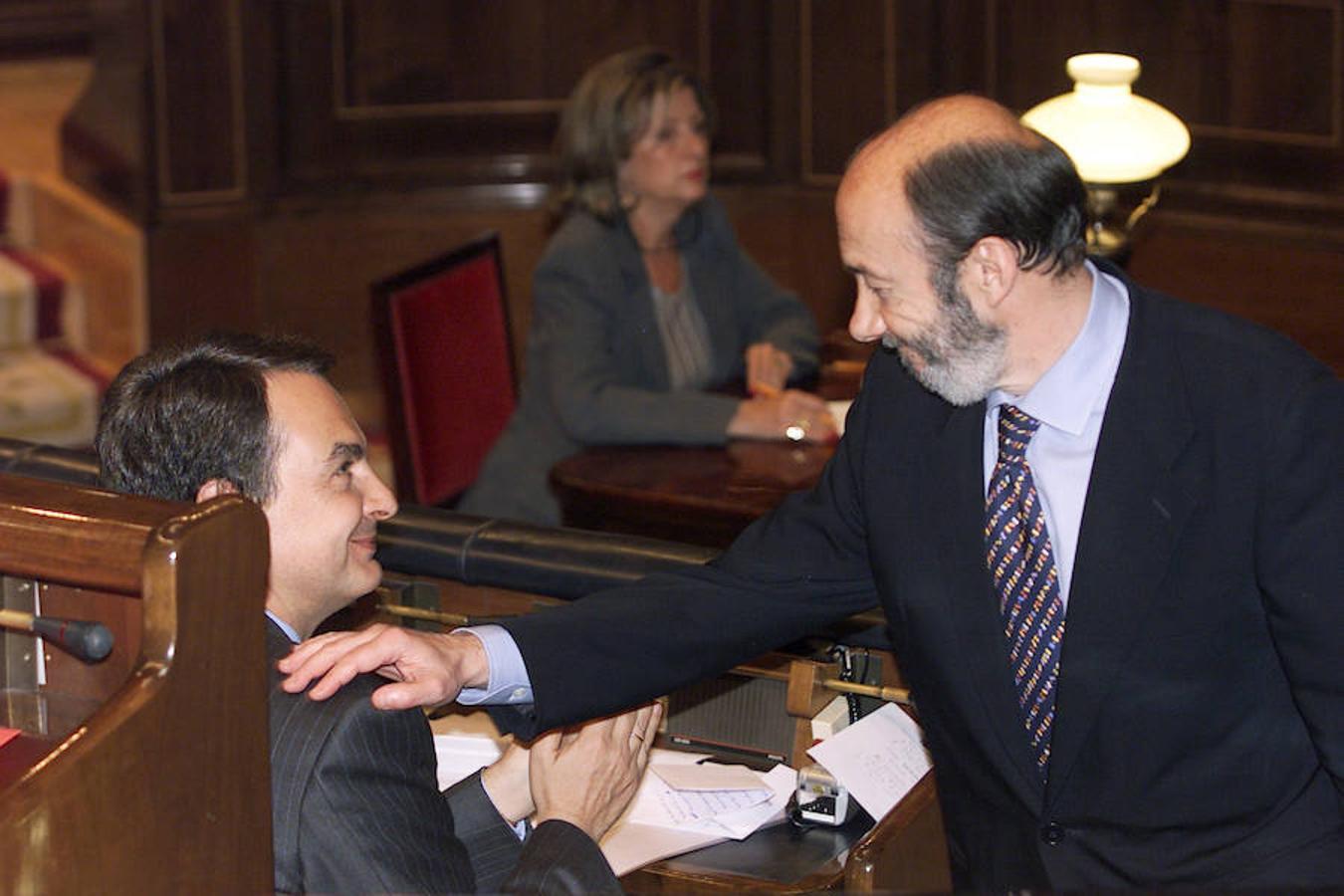 En las elecciones generales de marzo de 2004, fue responsable de la estrategia electoral del PSOE. 