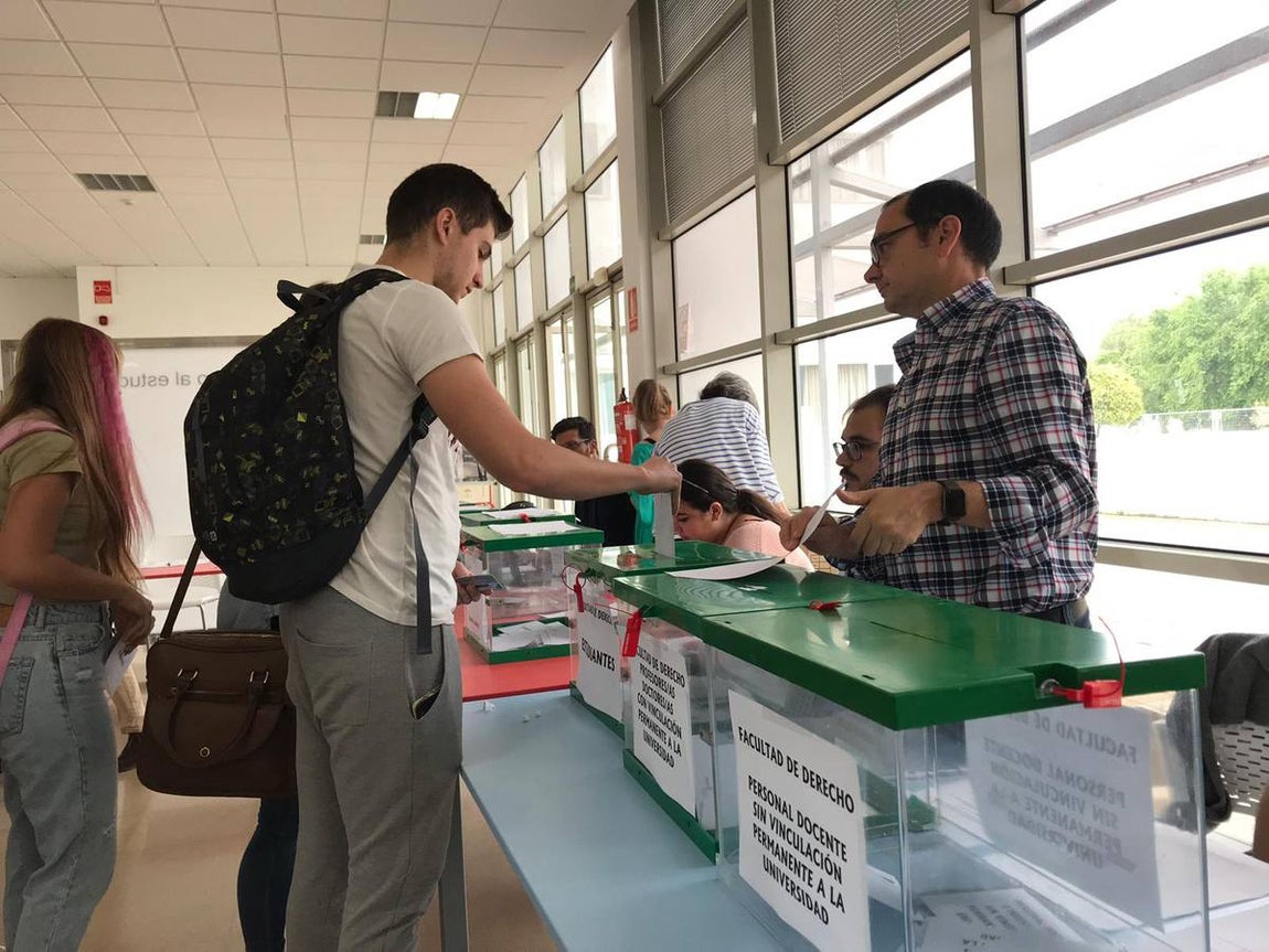 FOTOS: Votaciones para elegir al Rector de la Universidad de Cádiz