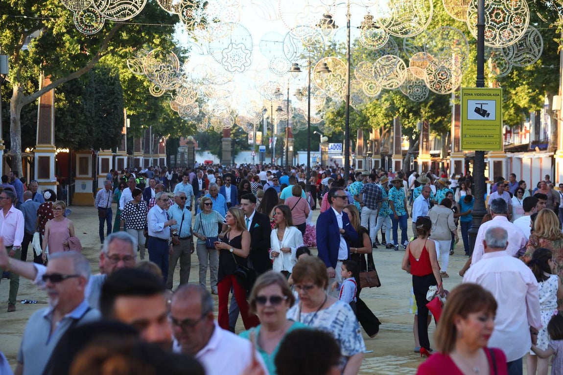 FOTOS: Alumbrado y primer día en la Feria de Jerez 2019