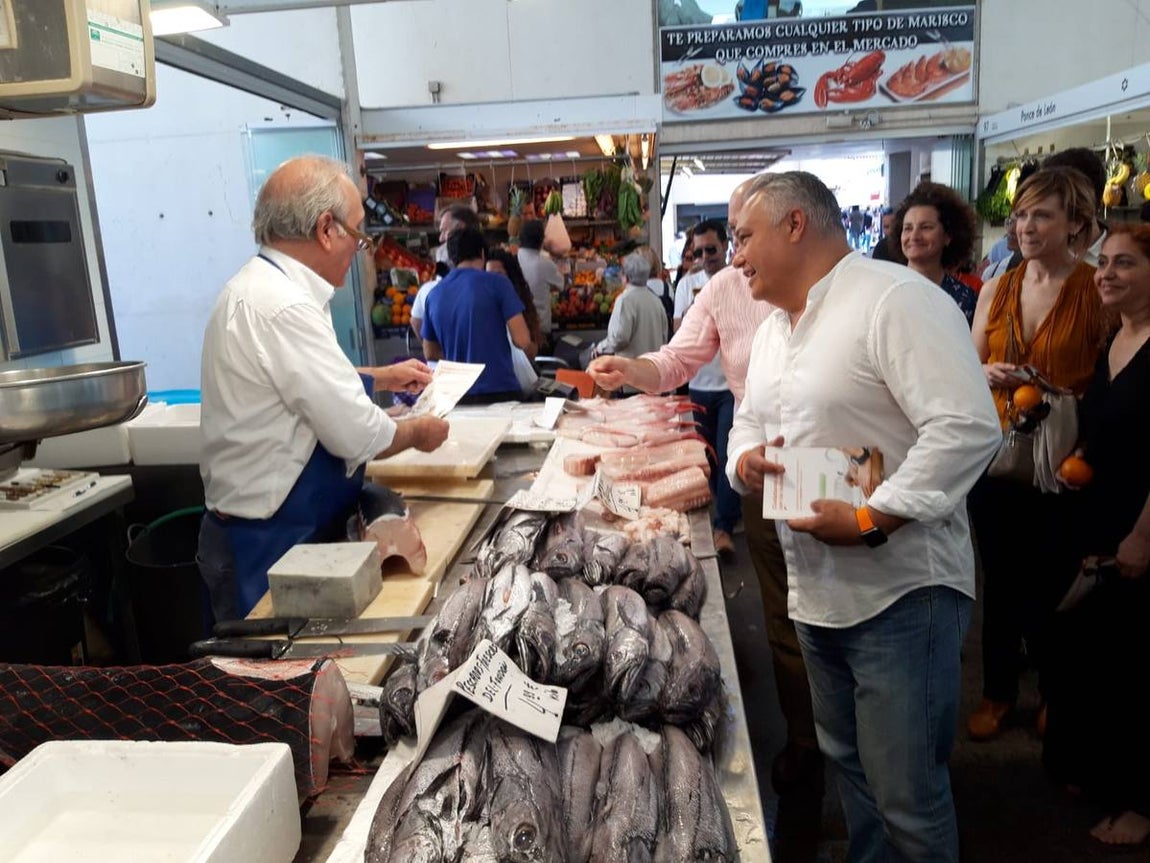 FOTOS: Domingo Villero, recorre el Mercado Central de Cádiz