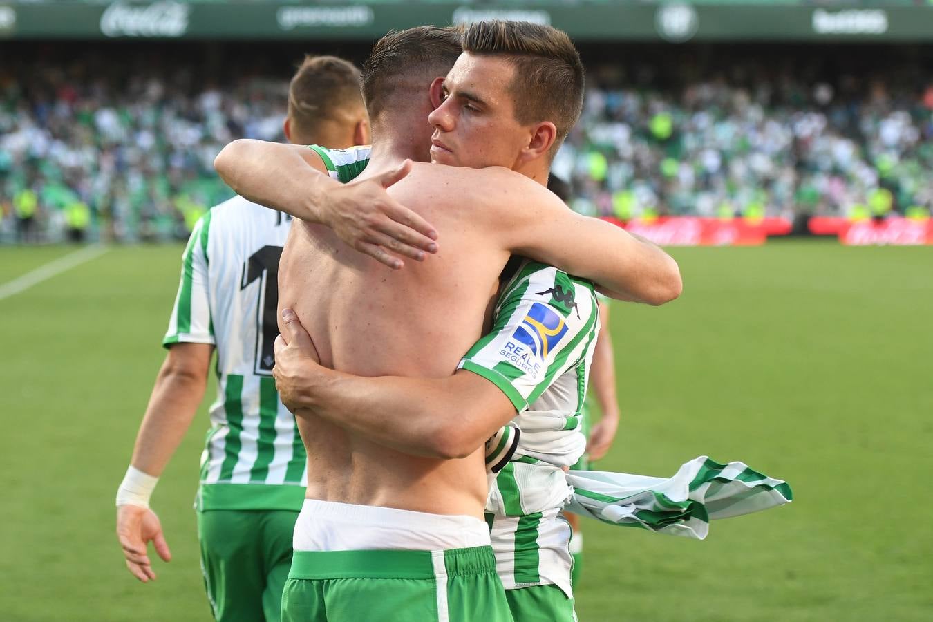 En imágenes, la victoria (2-1) del Betis ante el Huesca