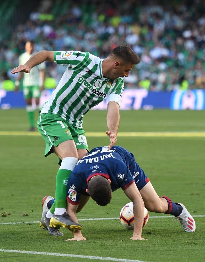 En imágenes, la victoria (2-1) del Betis ante el Huesca