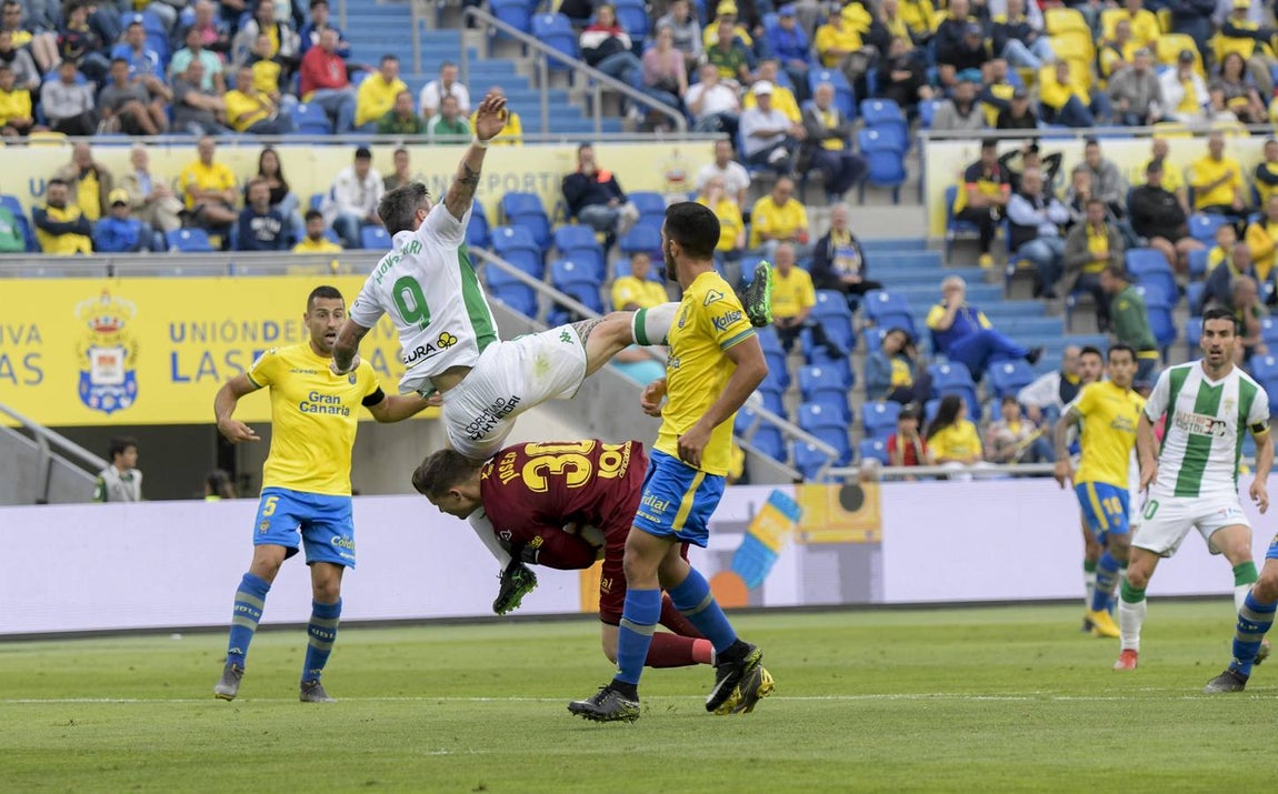 Las lágrimas por el descenso del Córdoba CF, en imágenes