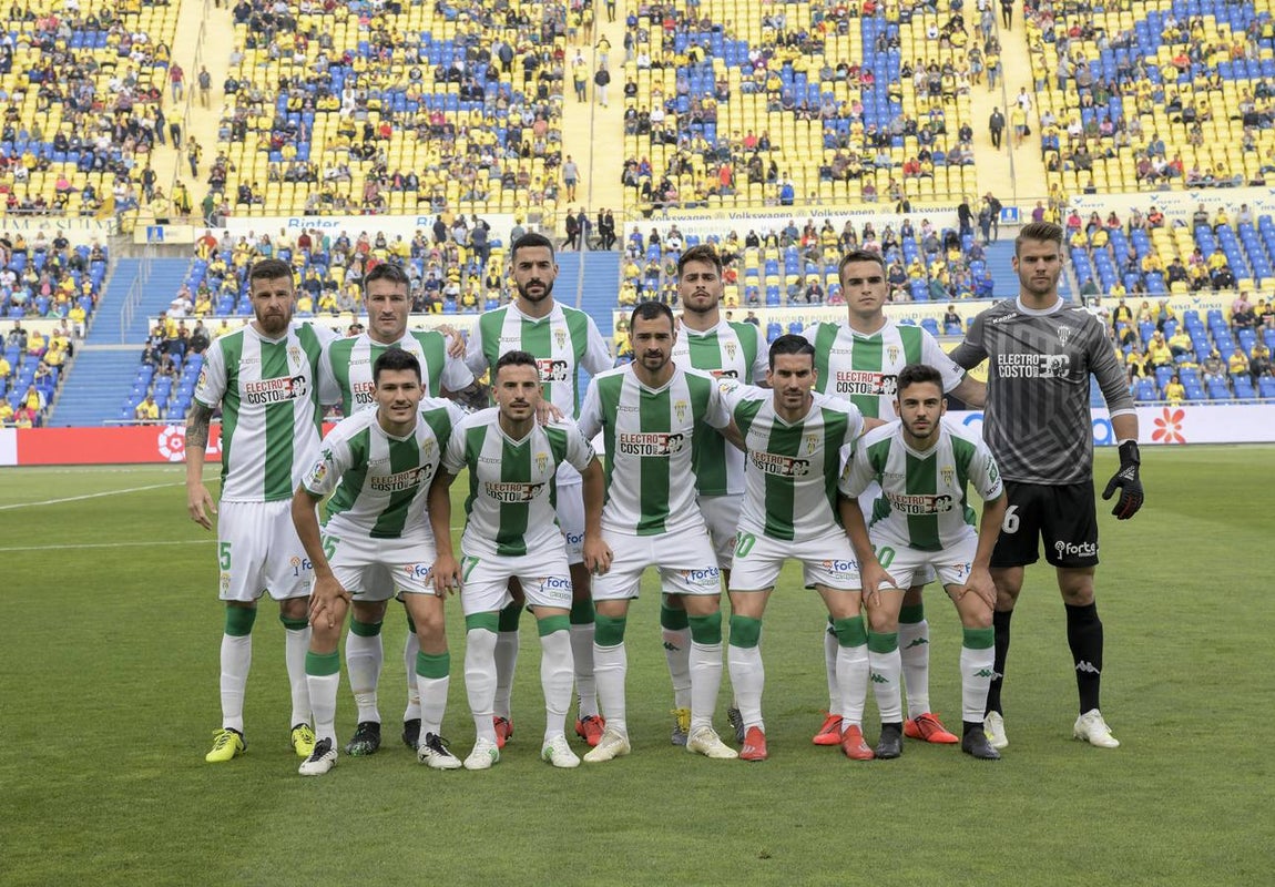 Las lágrimas por el descenso del Córdoba CF, en imágenes