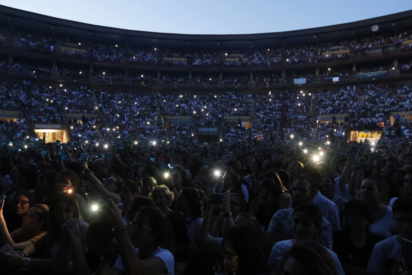 El concierto de Pablo Alborán en Córdoba, en imágenes