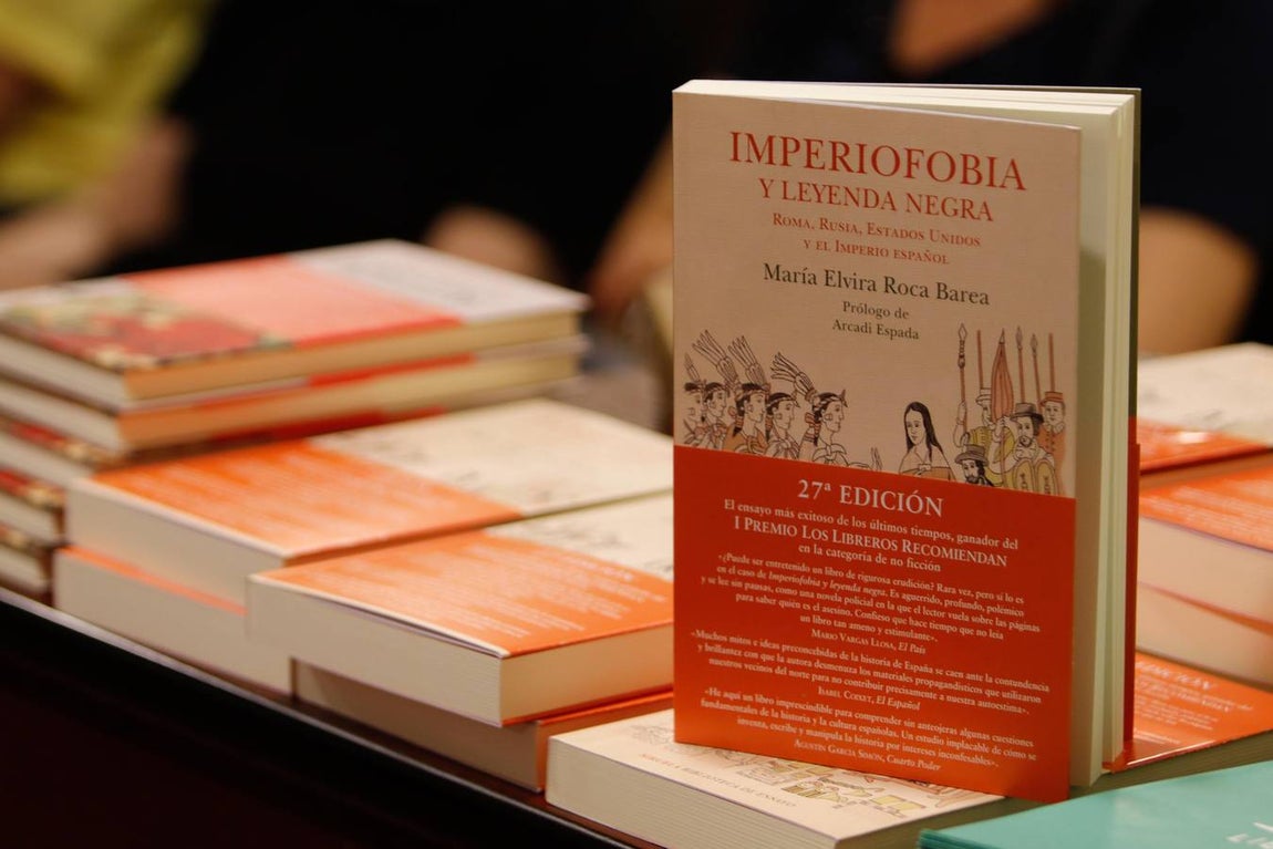 El Foro Cultural de ABC Córdoba con Elvira Roca, en imágenes