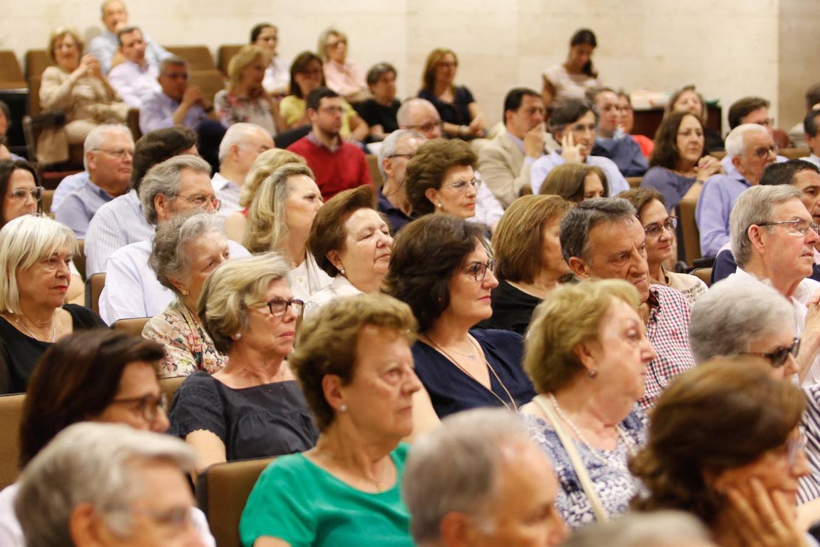 El Foro Cultural de ABC Córdoba con Elvira Roca, en imágenes