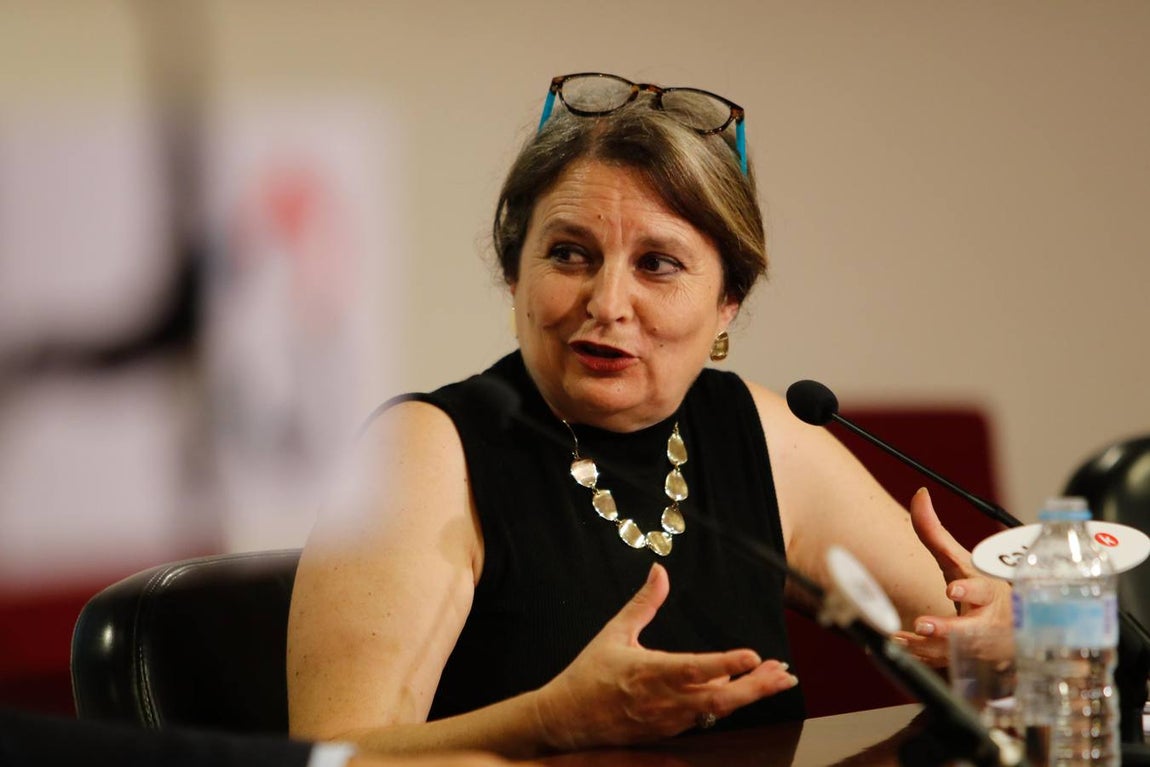 El Foro Cultural de ABC Córdoba con Elvira Roca, en imágenes