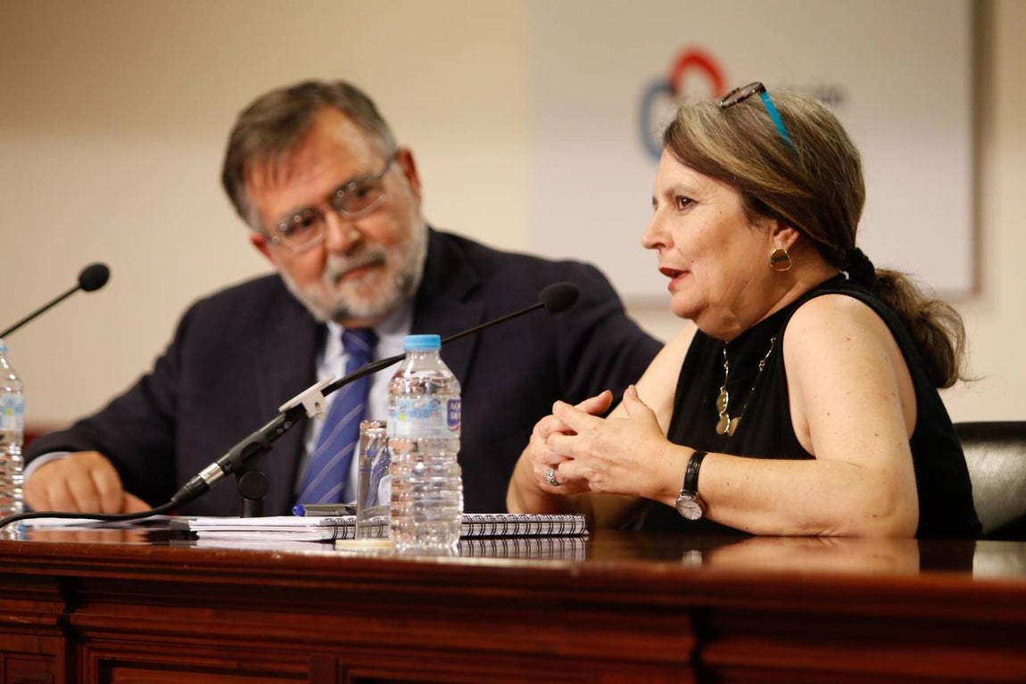 El Foro Cultural de ABC Córdoba con Elvira Roca, en imágenes