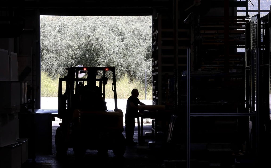 Vista al exterior desde la fábrica de Efficold de Lucena.