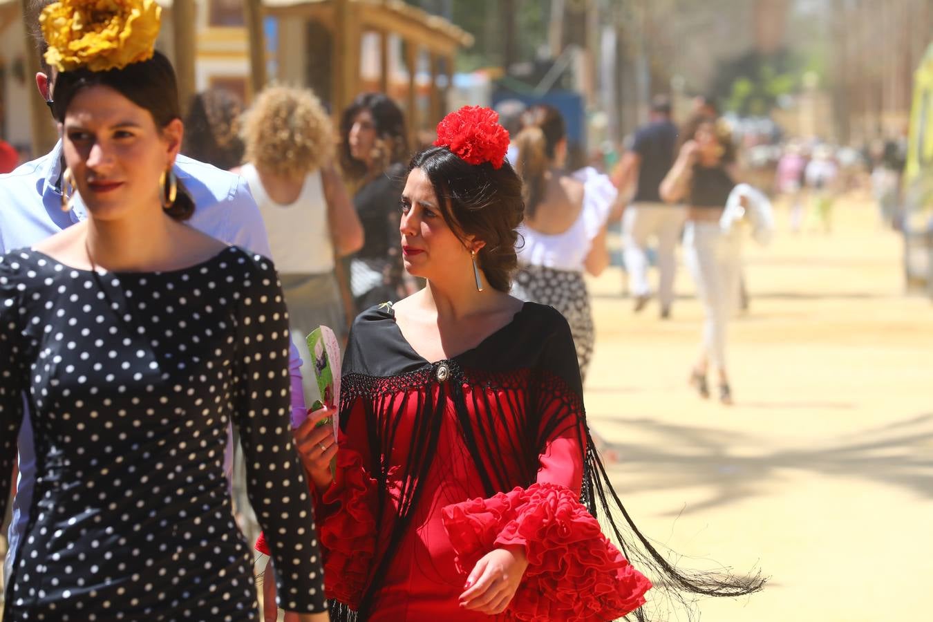 FOTOS: Las mujeres brillan en la Feria de Jerez en todo su esplendor