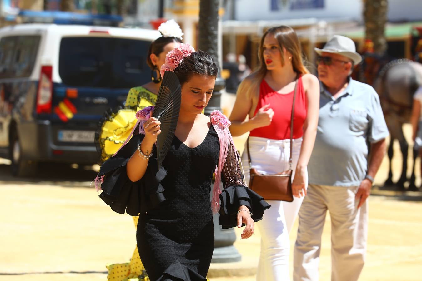 FOTOS: Las mujeres brillan en la Feria de Jerez en todo su esplendor