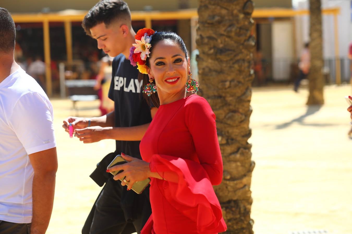 FOTOS: Las mujeres brillan en la Feria de Jerez en todo su esplendor