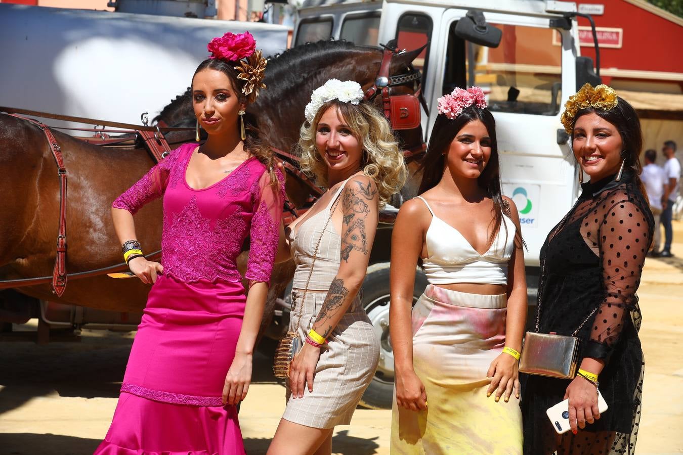 FOTOS: Las mujeres brillan en la Feria de Jerez en todo su esplendor