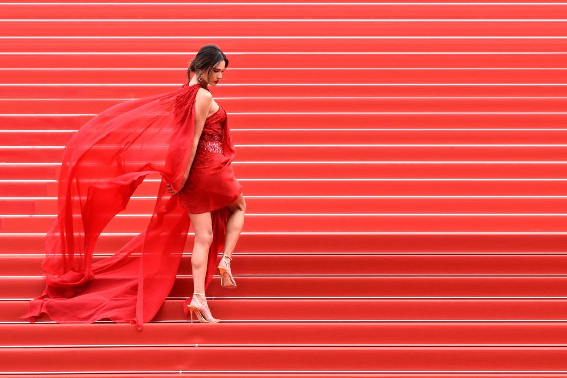 Alessandra Ambrosio. Con vestido de Julien Macdonald.