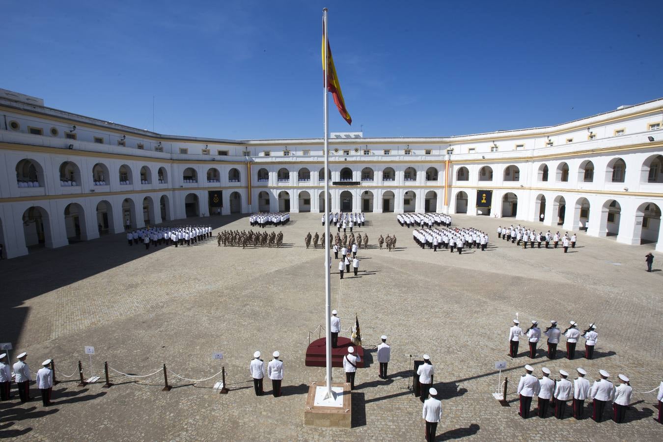 El TEAR despide a la la Fuerza Expedicionaria de Infantería de Marina para Mali