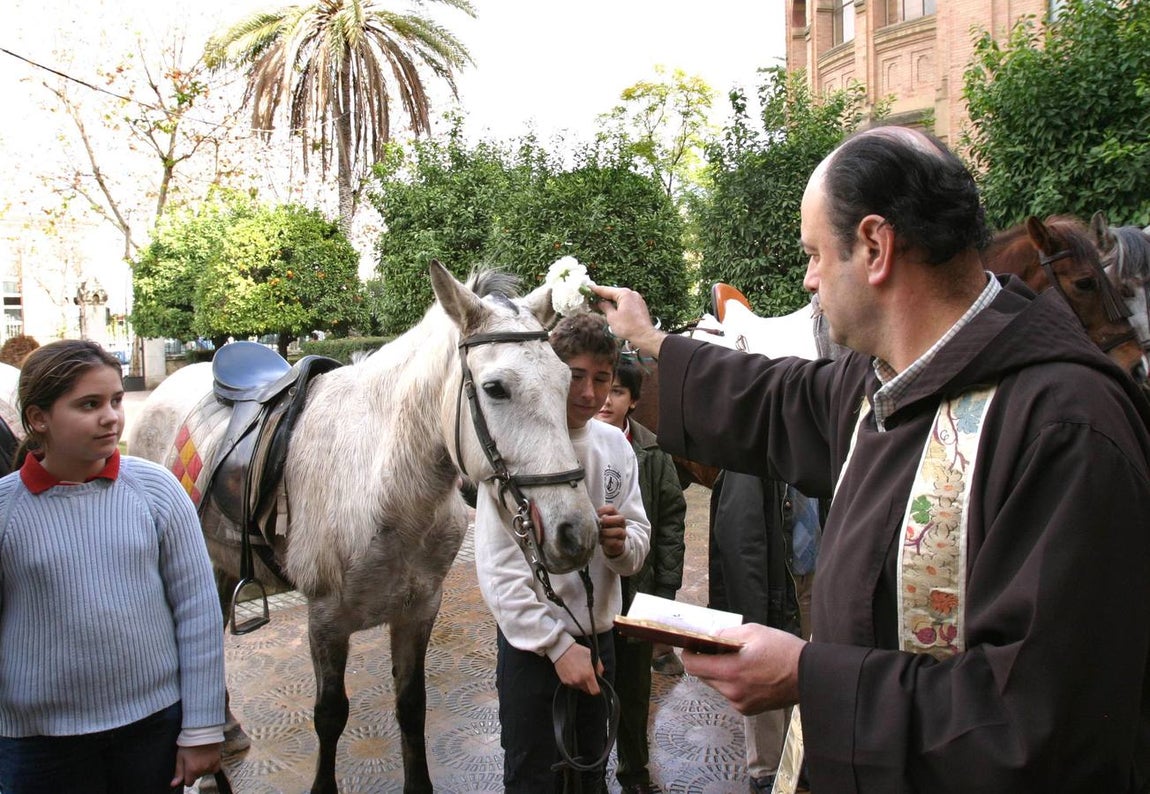 La dedicación religiosa de Fray Ricardo de Córdoba, en imágenes