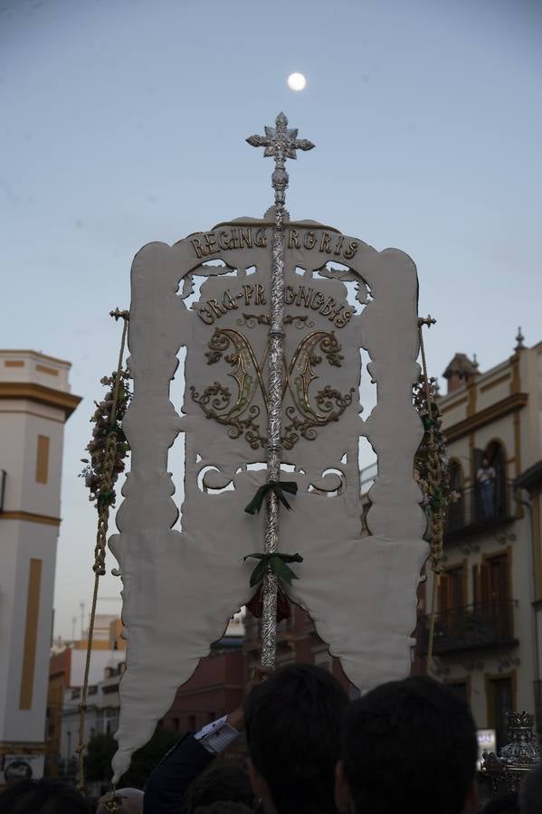 Galería del traslado del Simpecado del Rocío de Triana