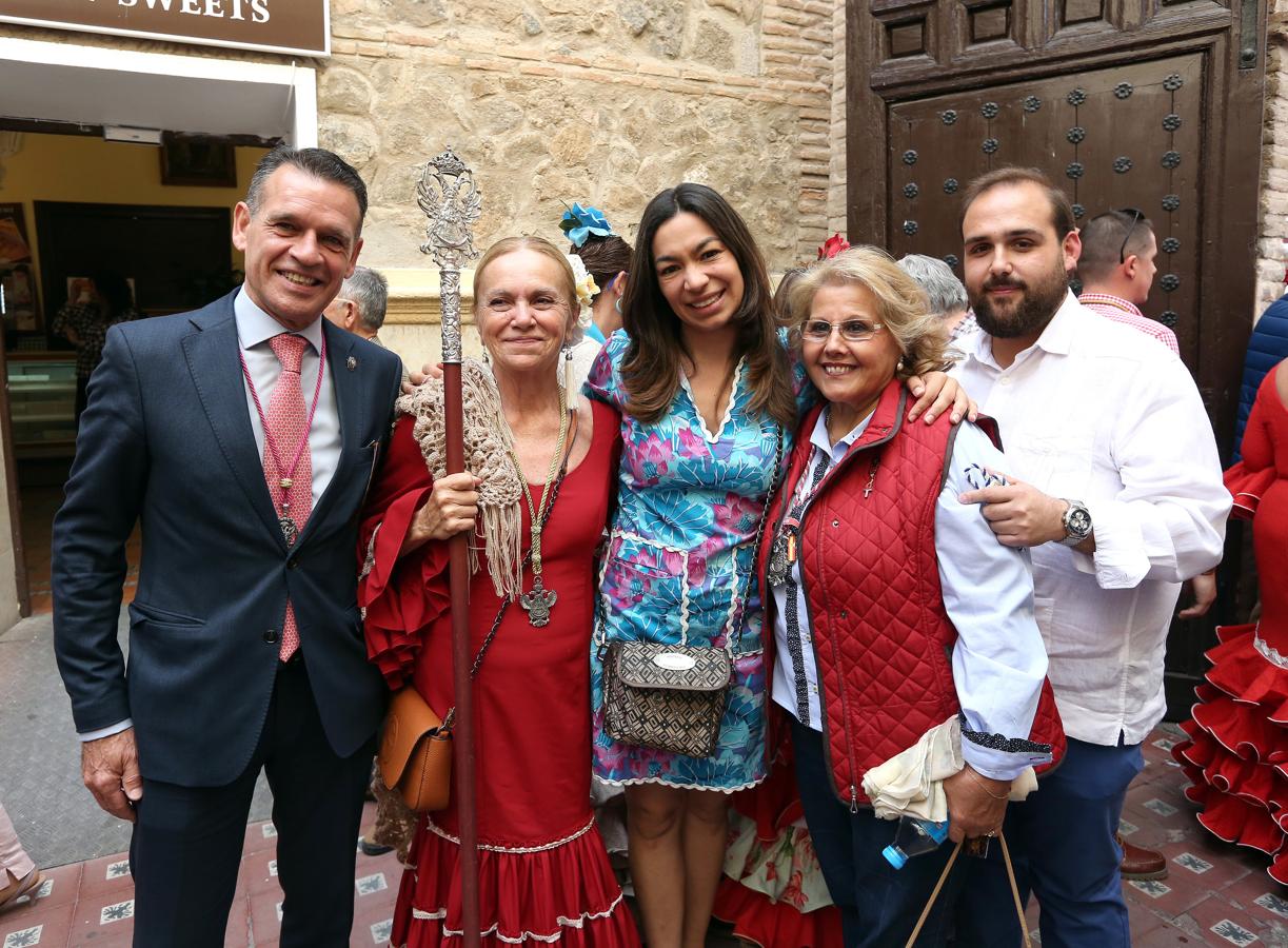 Claudia Alonso con María José Rivas y Pepe Gamarra. 