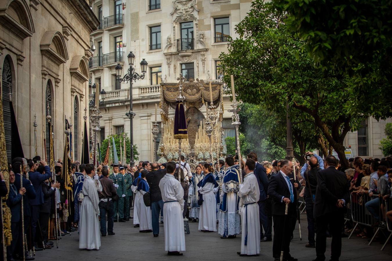 En imágenes, el regreso triunfal a su capilla de la Virgen de los Ángeles