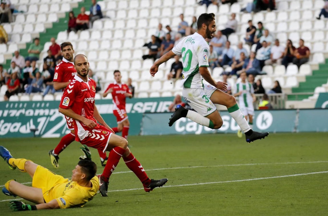El partido del Córdoba CF-Nástic, en imágenes