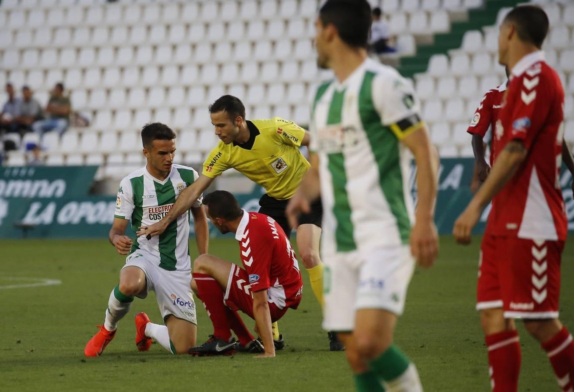 El partido del Córdoba CF-Nástic, en imágenes