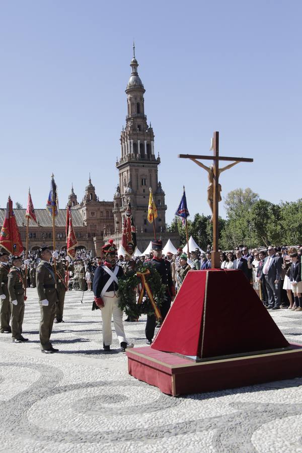 En imágenes, la Jura de Bandera civil en la Plaza de España