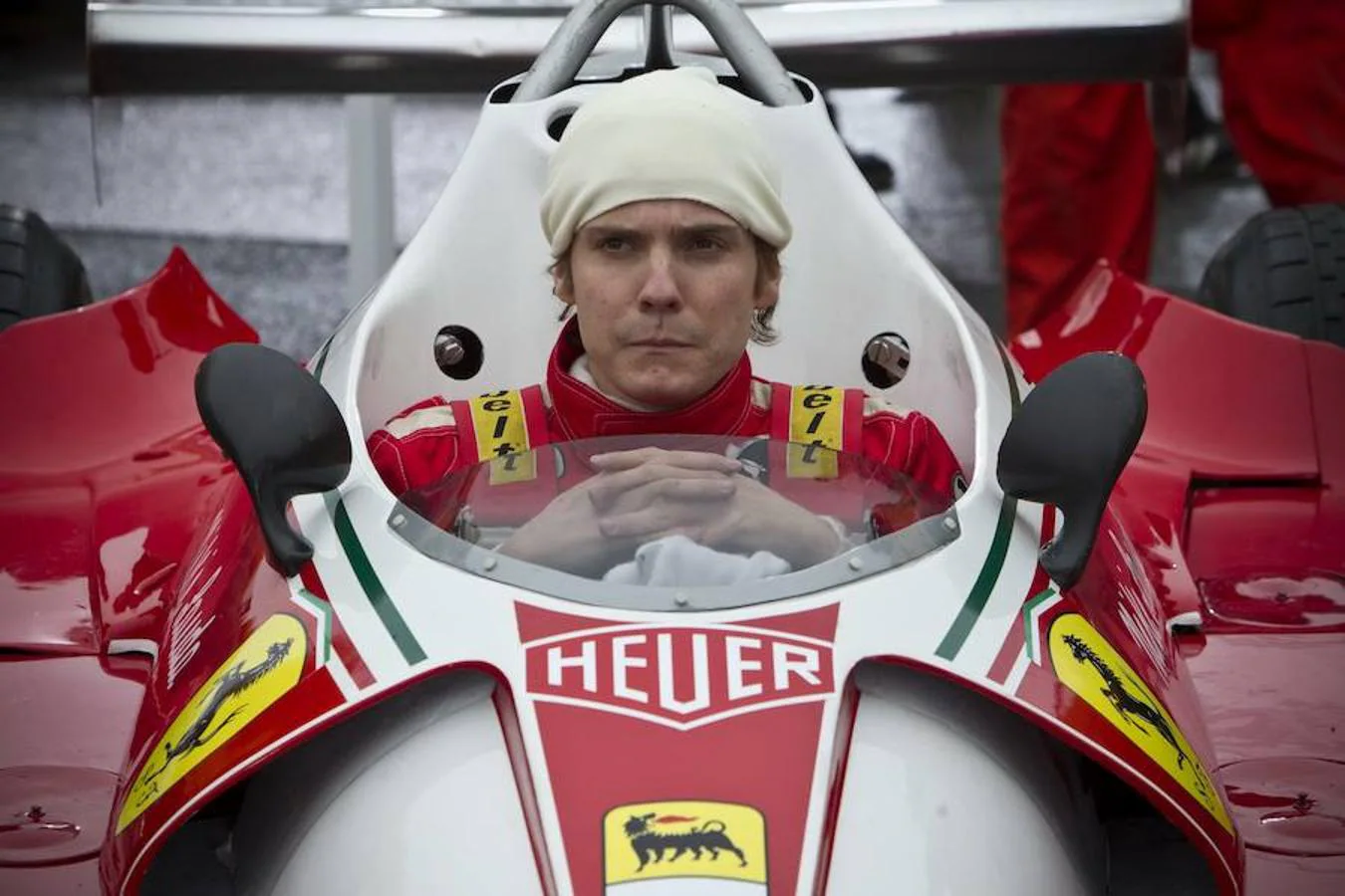 La rivalidad entre Lauda y James Hunt llegó hasta la gran pantalla. Fue Daniel Bruhl, en imagen, el encargado de var vida al tricampeón de Fórmula 1. 