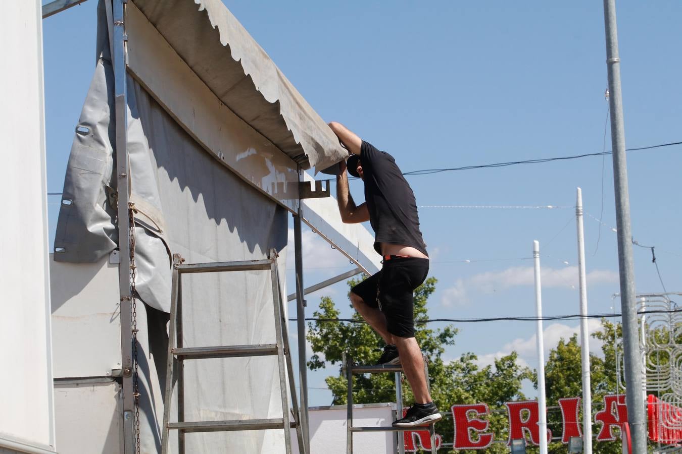 Los preparativos de la Feria de Córdoba, en imágenes