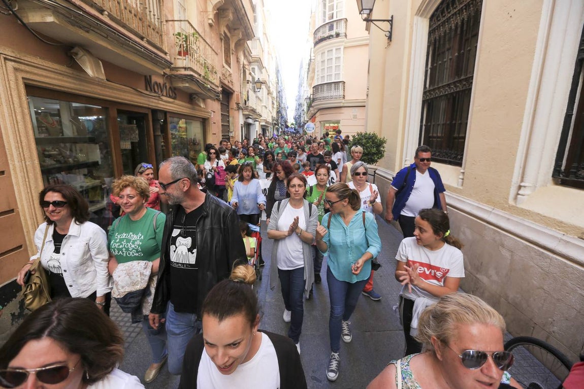 FOTOS: Manifestación en Cádiz contra el «desmantelamiento» de la escuela pública