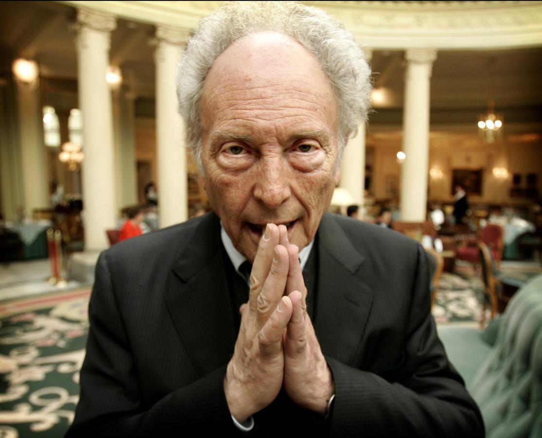 Eduard Punset, en 2007, durante la ceremonia de entrega del premio Rey Jaime I de Periodismo, por su labor de divulgación de la ciencia.. 