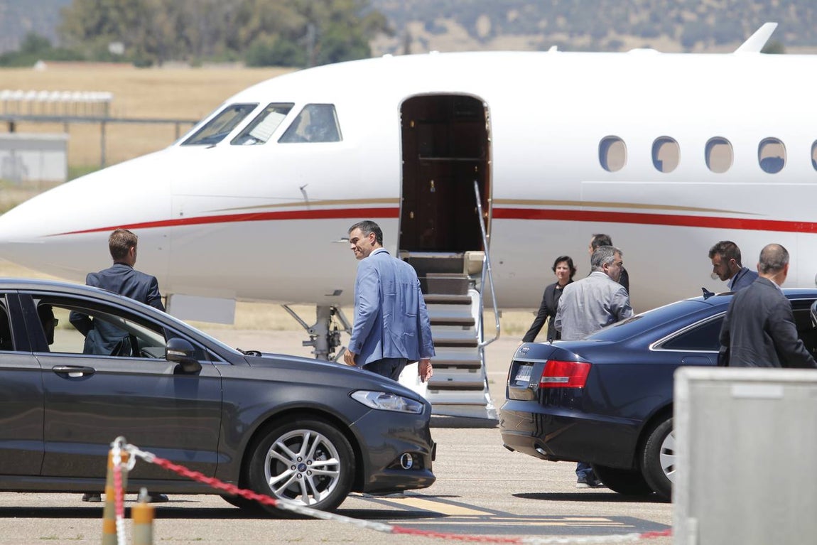 El paso por Córdoba en Falcon de Pedro Sánchez, en imágenes