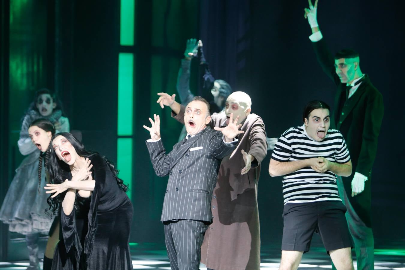 El musical «La familia Addams» llega al Gran Teatro de Córdoba, en imágenes